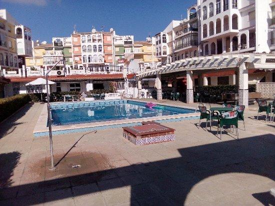 La Piscina Bar & Restaurant